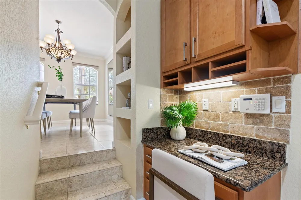 8501 PORTOBELLO LANE Palm Beach Gardens, FL 33418