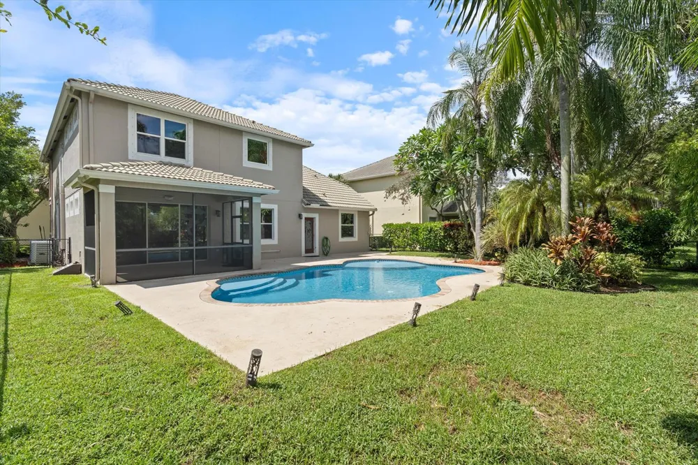 8501 PORTOBELLO LANE Palm Beach Gardens, FL 33418
