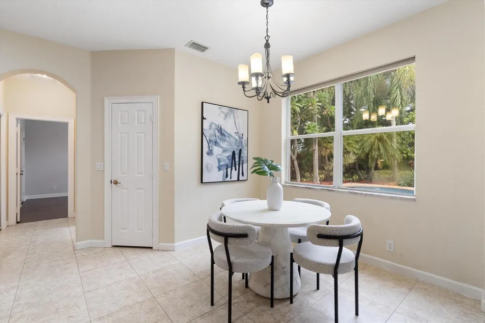 8501 PORTOBELLO LANE Palm Beach Gardens, FL 33418