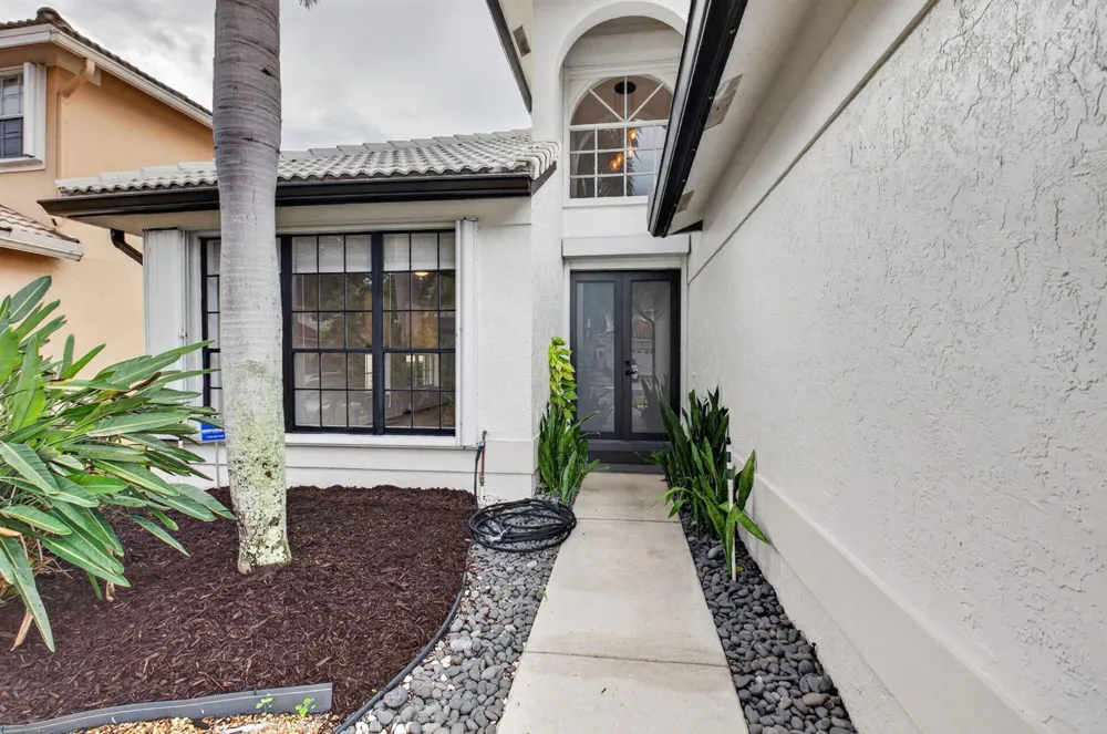 10894 OLD BRIDGEPORT LANE Boca Raton, FL 33498