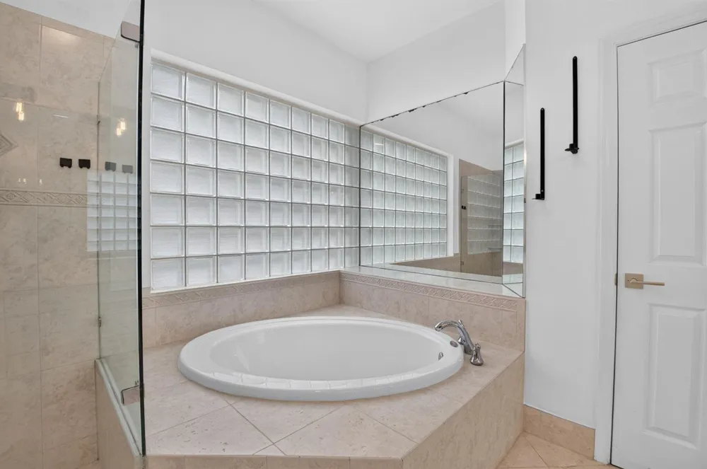 10894 OLD BRIDGEPORT LANE Boca Raton, FL 33498