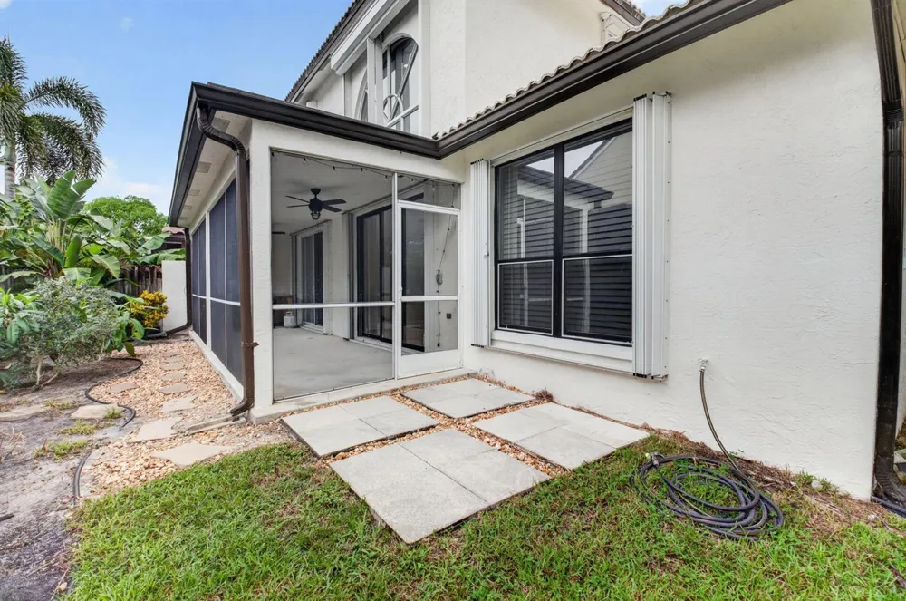 10894 OLD BRIDGEPORT LANE Boca Raton, FL 33498