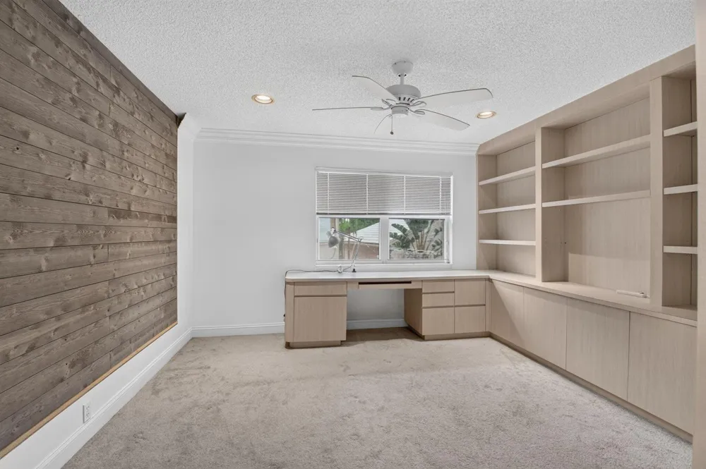 10894 OLD BRIDGEPORT LANE Boca Raton, FL 33498