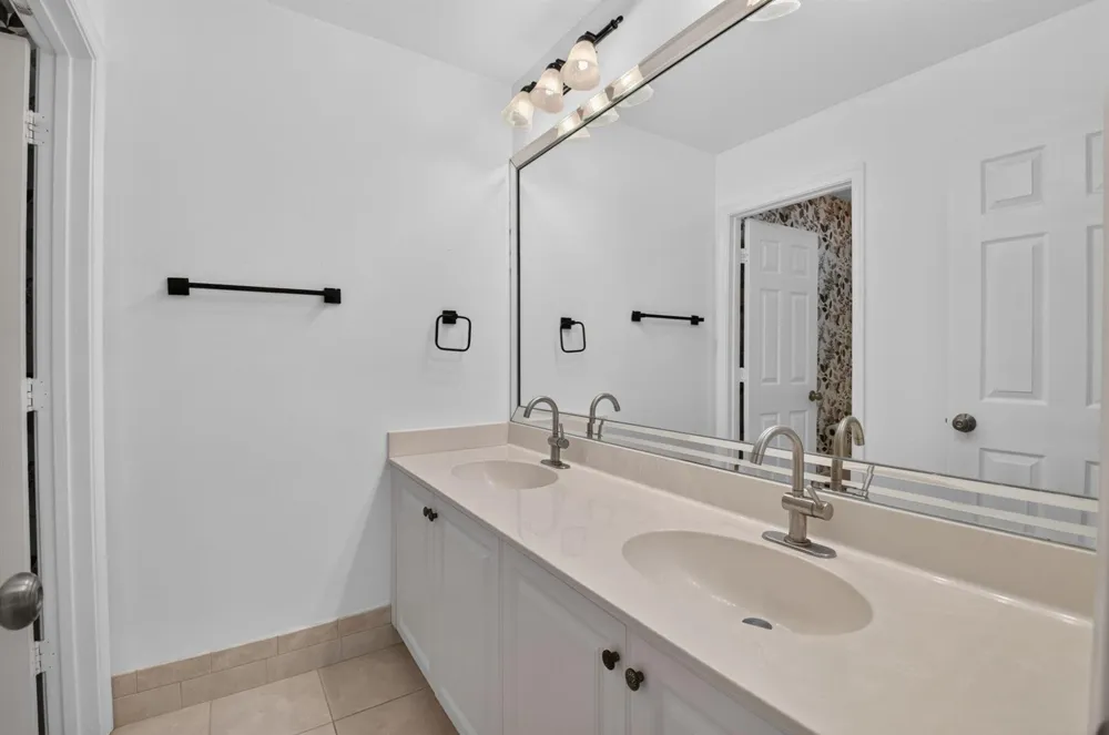 10894 OLD BRIDGEPORT LANE Boca Raton, FL 33498