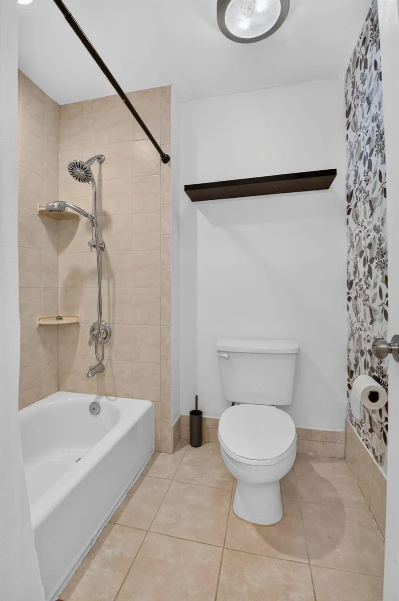 10894 OLD BRIDGEPORT LANE Boca Raton, FL 33498