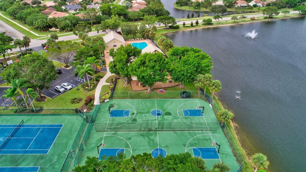 10894 OLD BRIDGEPORT LANE Boca Raton, FL 33498
