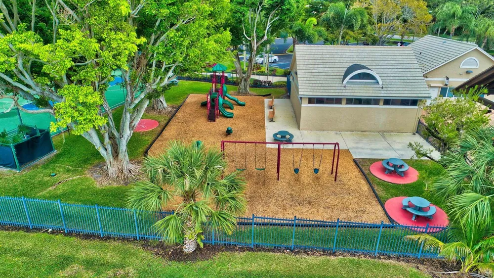 10894 OLD BRIDGEPORT LANE Boca Raton, FL 33498