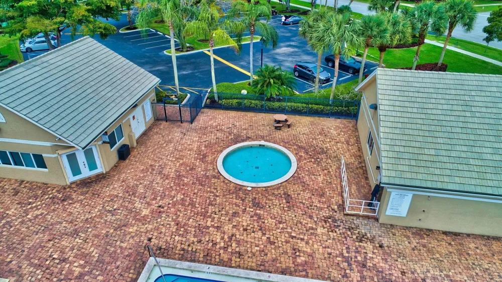 10894 OLD BRIDGEPORT LANE Boca Raton, FL 33498