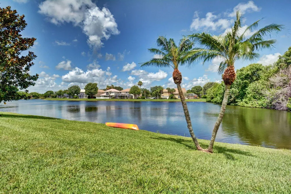 10894 OLD BRIDGEPORT LANE Boca Raton, FL 33498