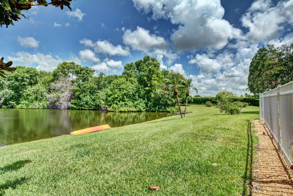 10894 OLD BRIDGEPORT LANE Boca Raton, FL 33498