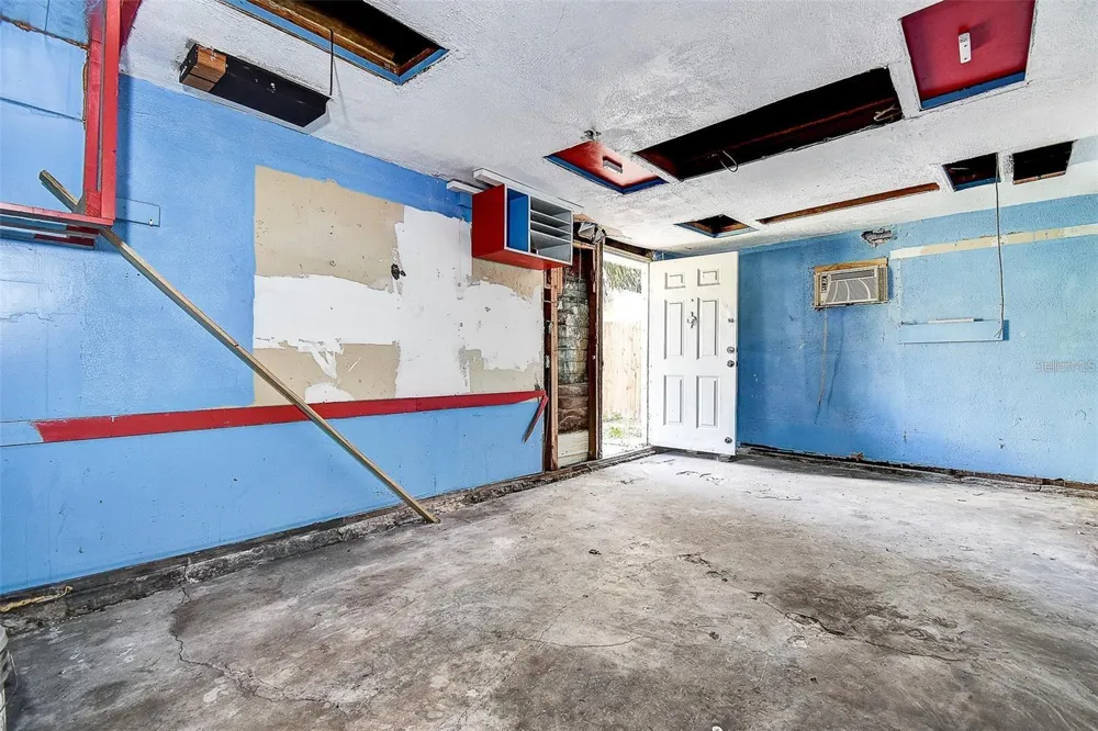 1438 10TH AVENUE S St Petersburg, FL 33705