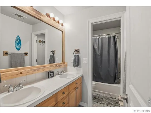 25042 E Davies Drive Aurora, CO 80016