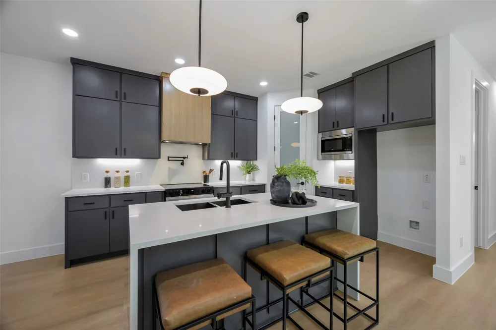 459 Hart Street Dallas, TX 75203