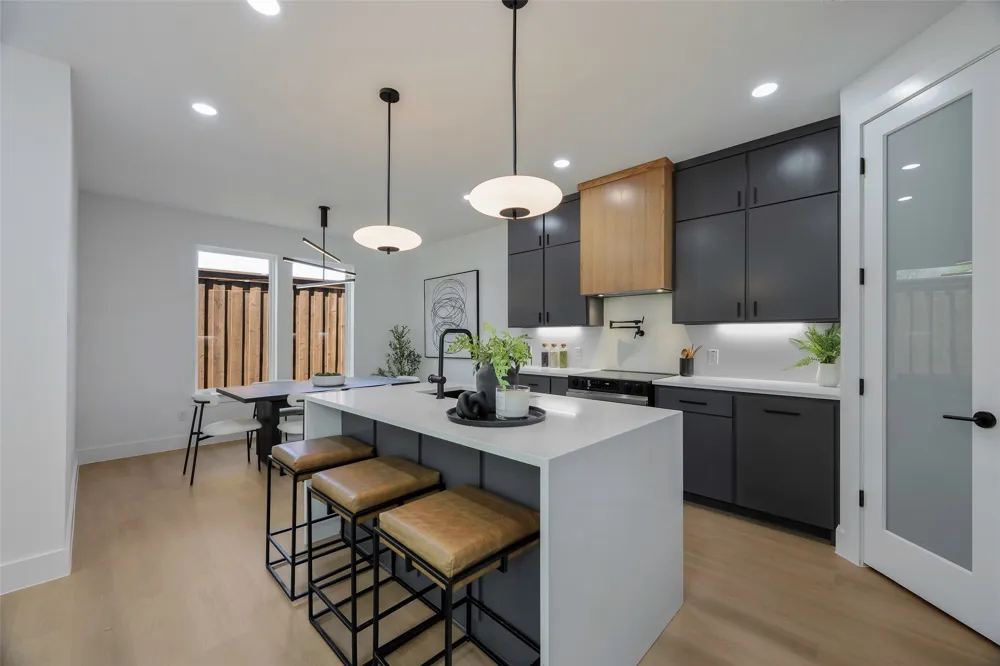 459 Hart Street Dallas, TX 75203