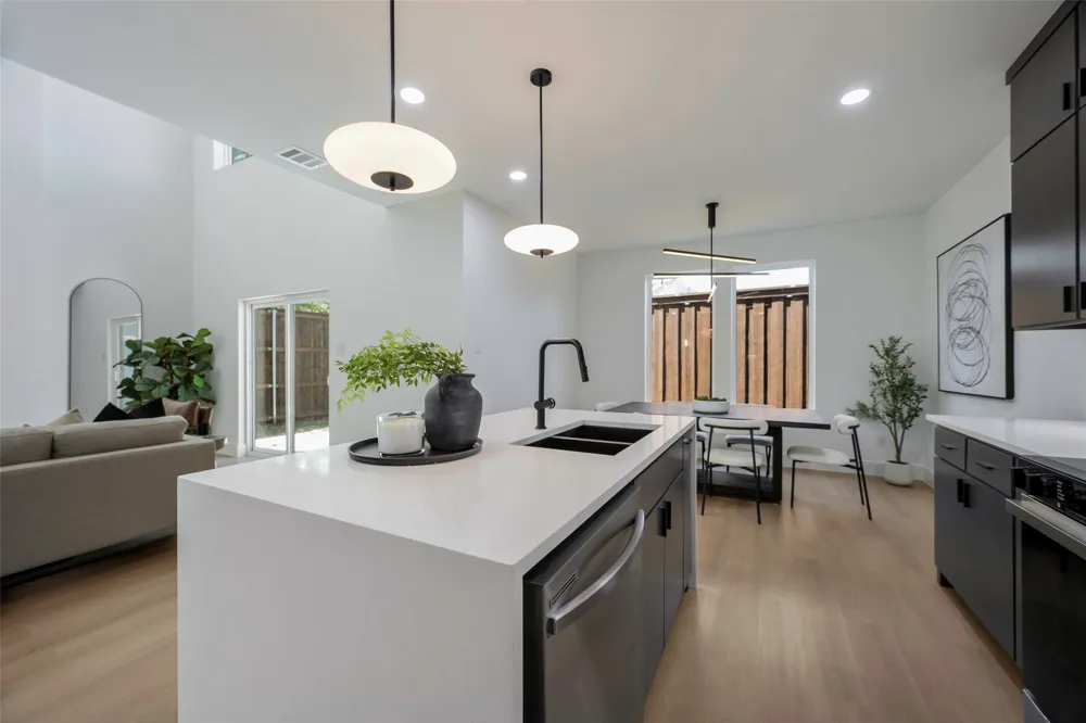 459 Hart Street Dallas, TX 75203