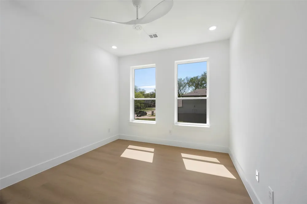 459 Hart Street Dallas, TX 75203