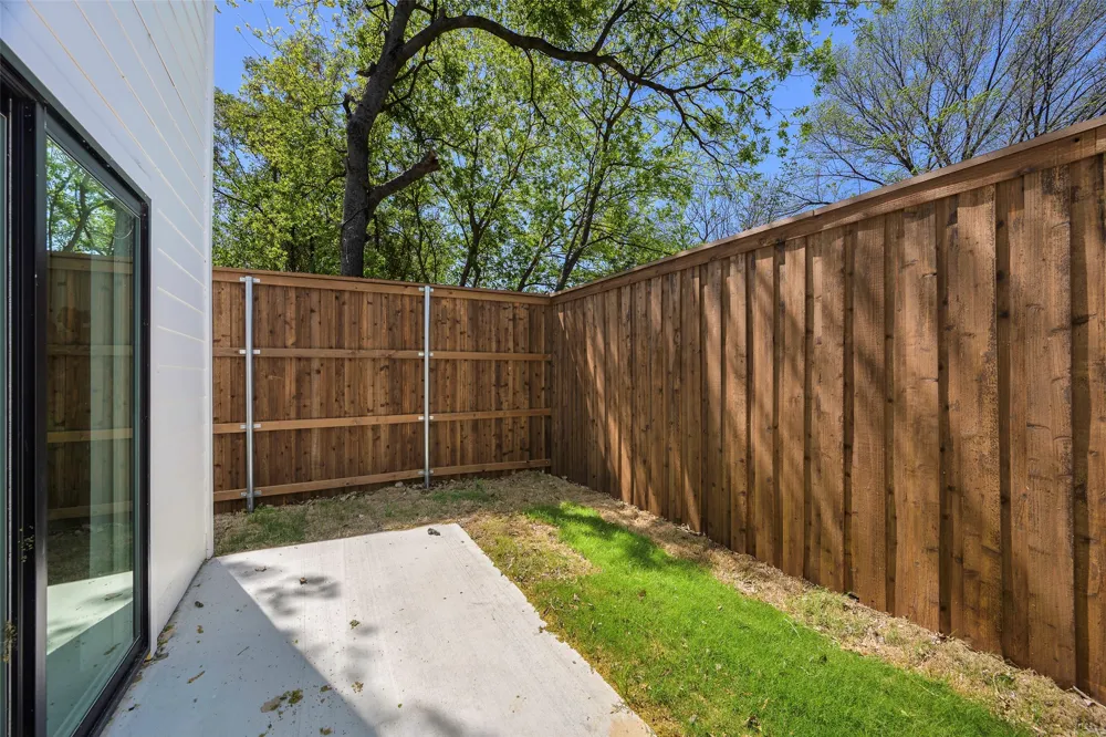 459 Hart Street Dallas, TX 75203