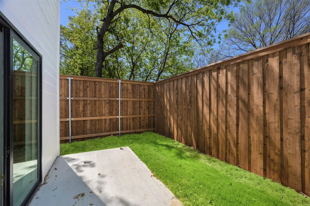 459 Hart Street Dallas, TX 75203