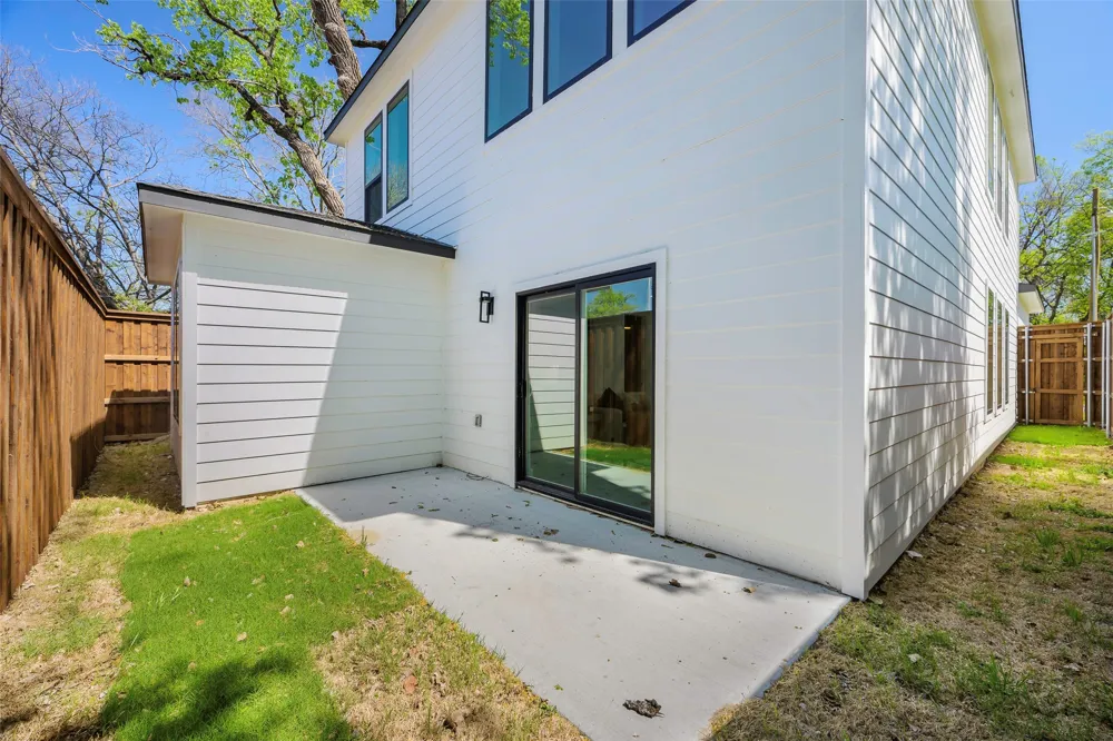 459 Hart Street Dallas, TX 75203