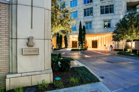 2555 Pearl Street #1502