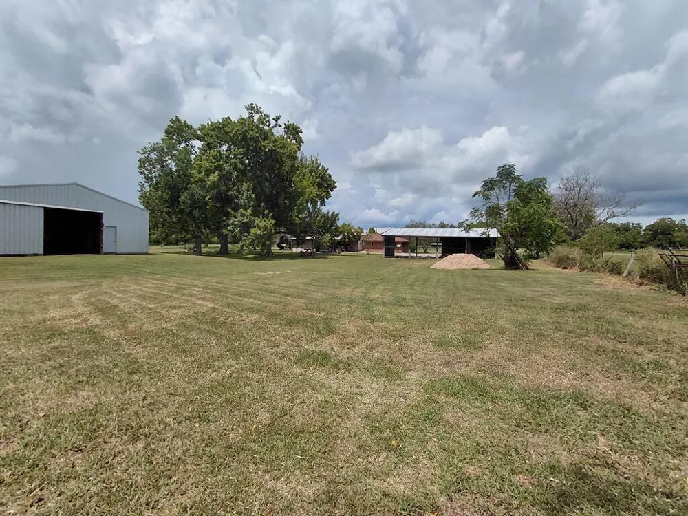 613 County Road 706 Angleton, TX 77515