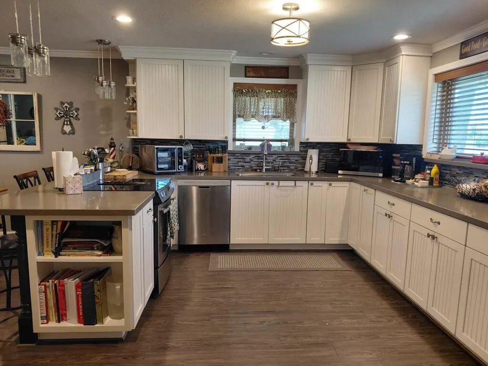613 County Road 706 Angleton, TX 77515