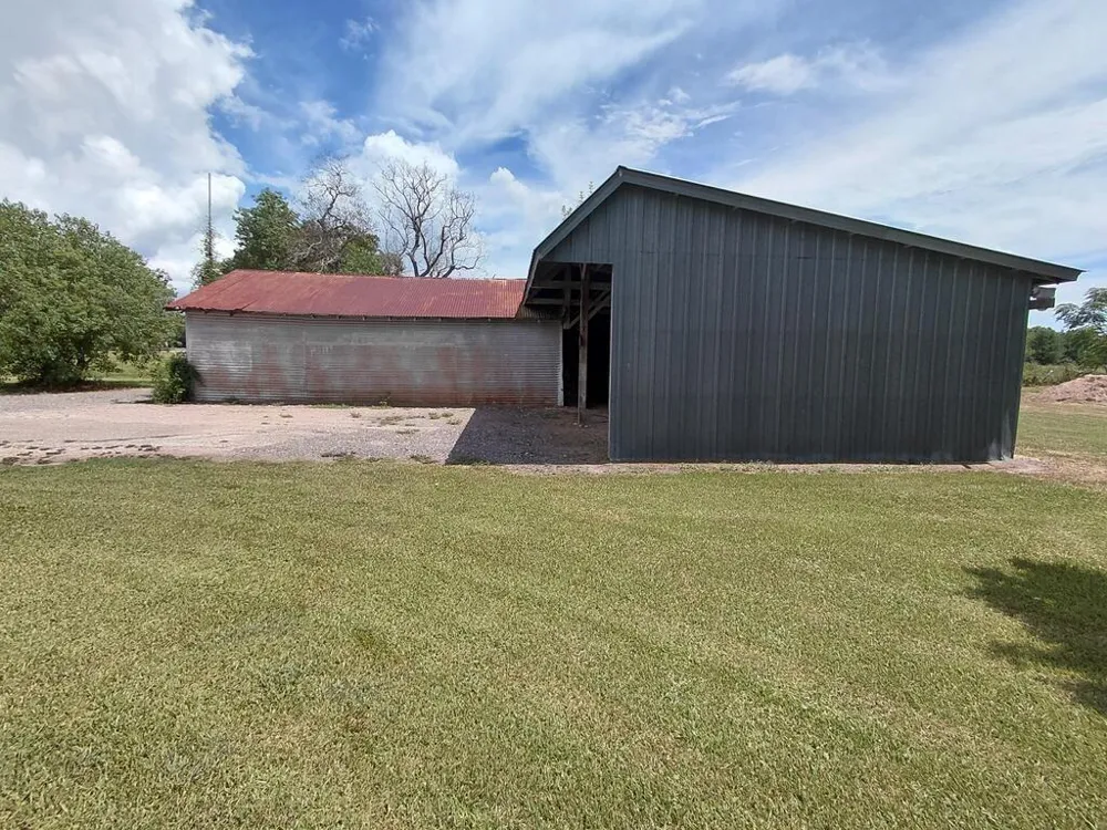 613 County Road 706 Angleton, TX 77515