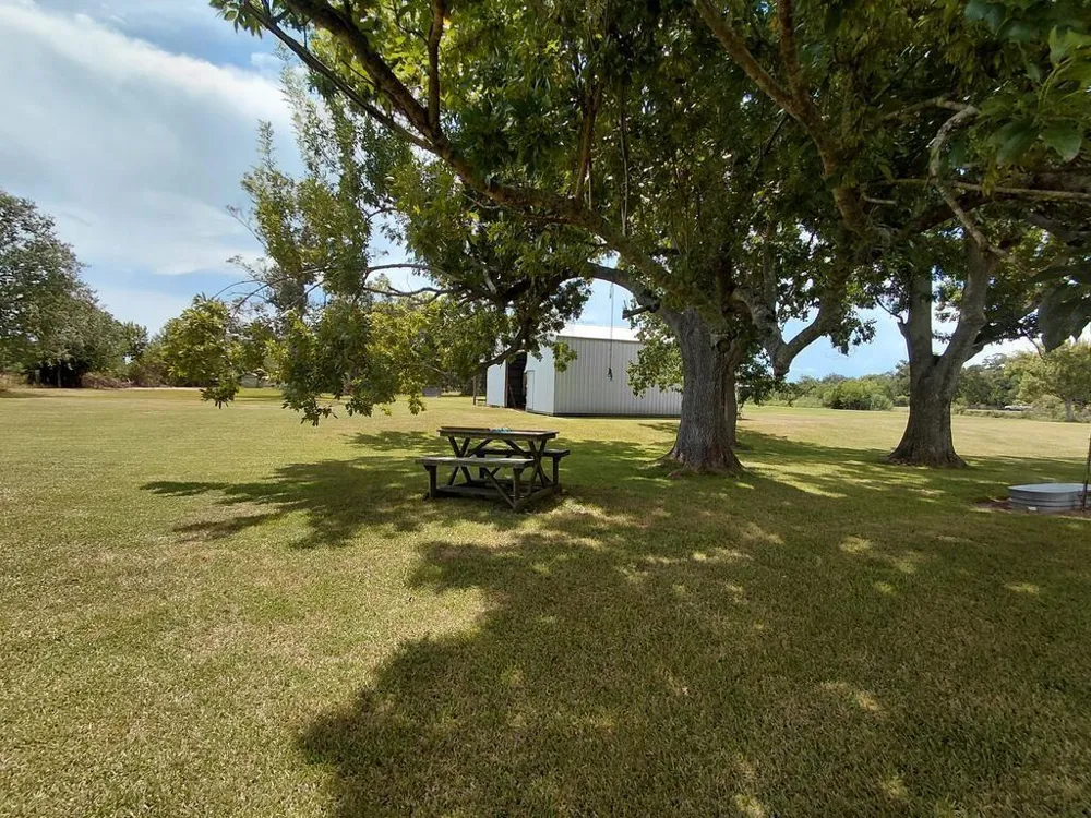 613 County Road 706 Angleton, TX 77515