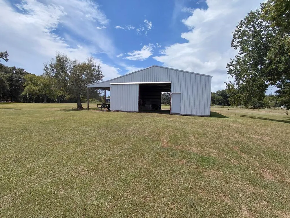 613 County Road 706 Angleton, TX 77515