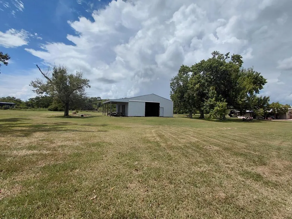 613 County Road 706 Angleton, TX 77515