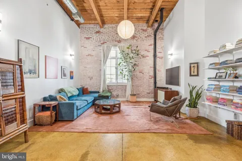 314 BROWN STREET #207