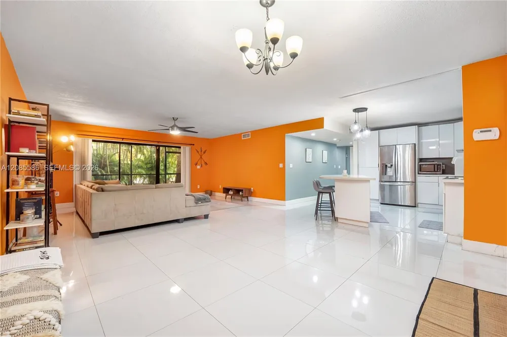 601 Ives Dairy Rd #105-8 Miami, FL 33179