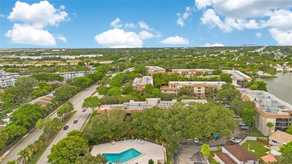 601 Ives Dairy Rd #105-8 Miami, FL 33179