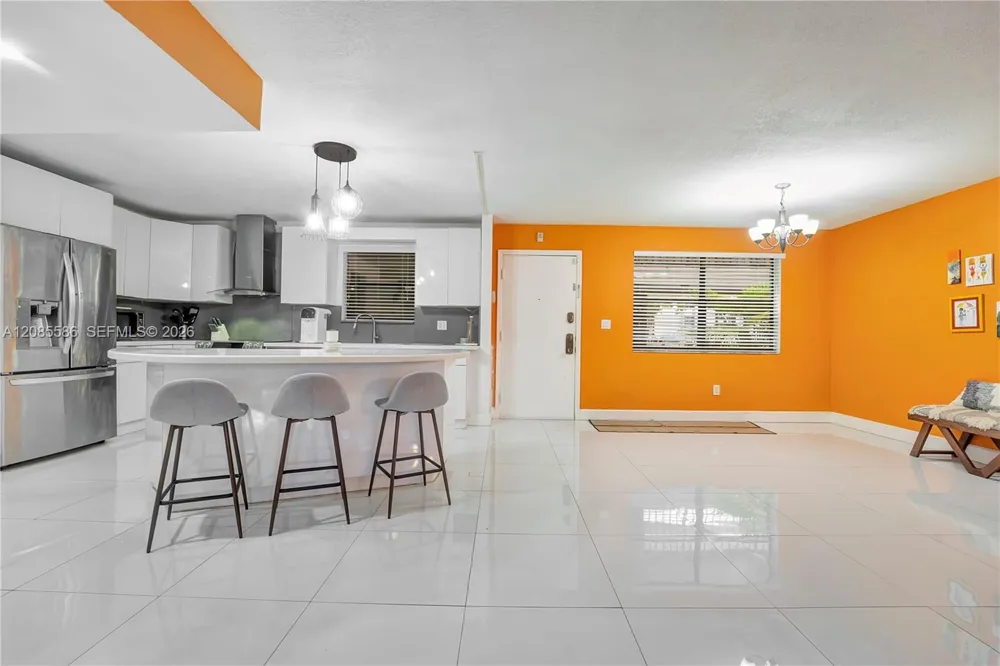 601 Ives Dairy Rd #105-8 Miami, FL 33179