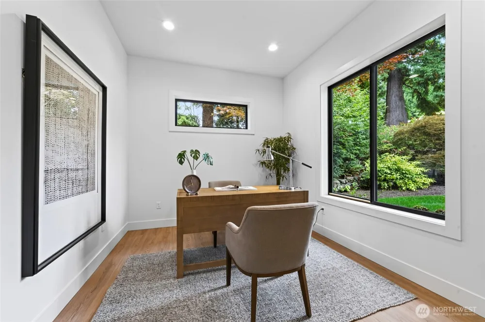 719 95th Avenue NE Bellevue, WA 98004