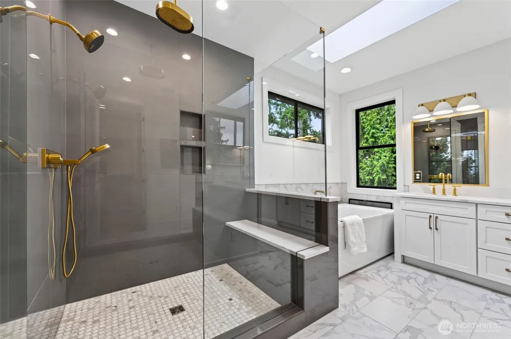 719 95th Avenue NE Bellevue, WA 98004