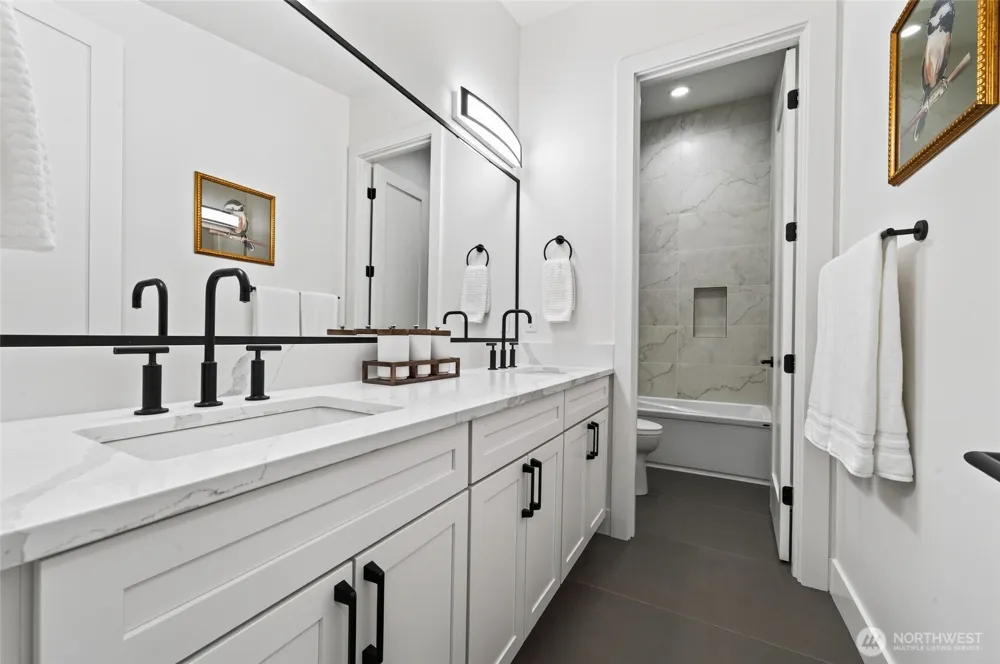 719 95th Avenue NE Bellevue, WA 98004