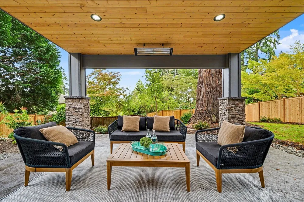 719 95th Avenue NE Bellevue, WA 98004