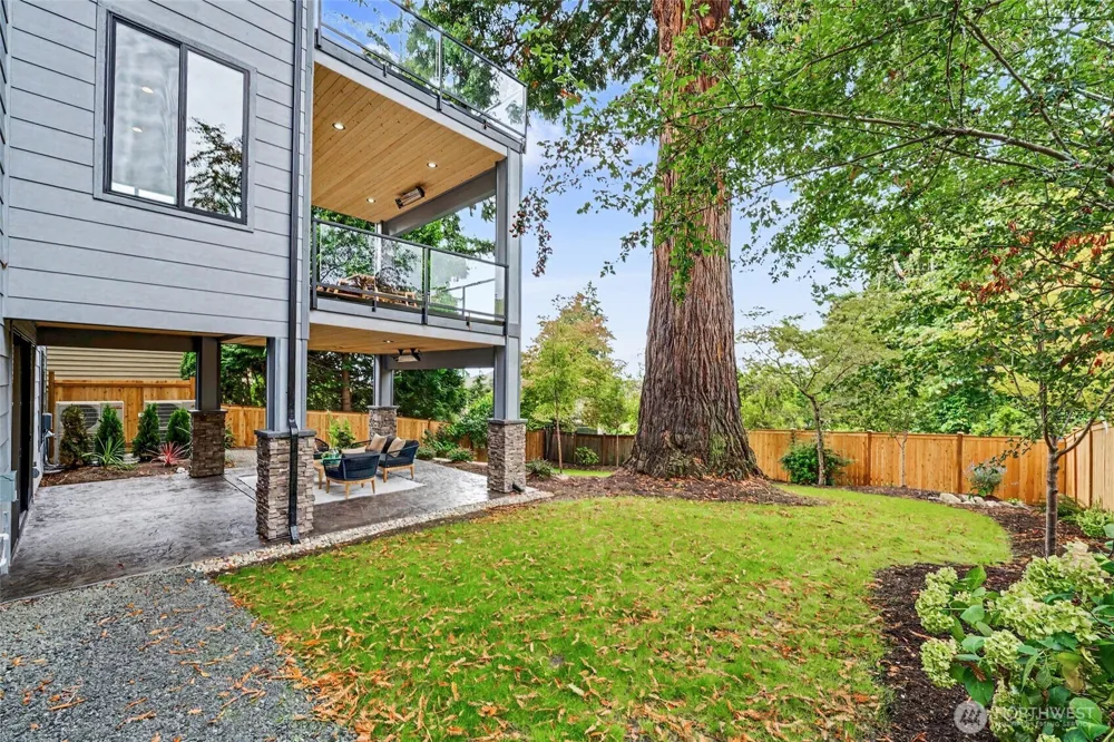 719 95th Avenue NE Bellevue, WA 98004