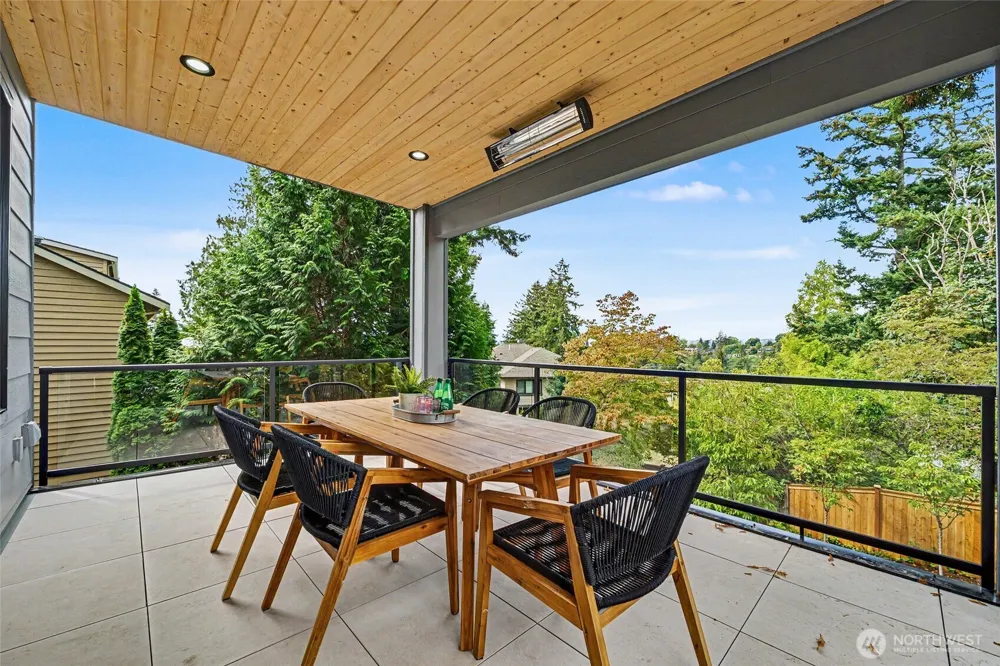 719 95th Avenue NE Bellevue, WA 98004