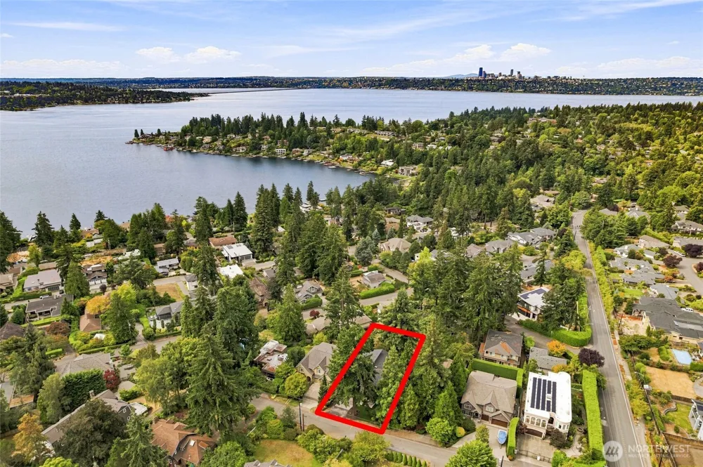 719 95th Avenue NE Bellevue, WA 98004