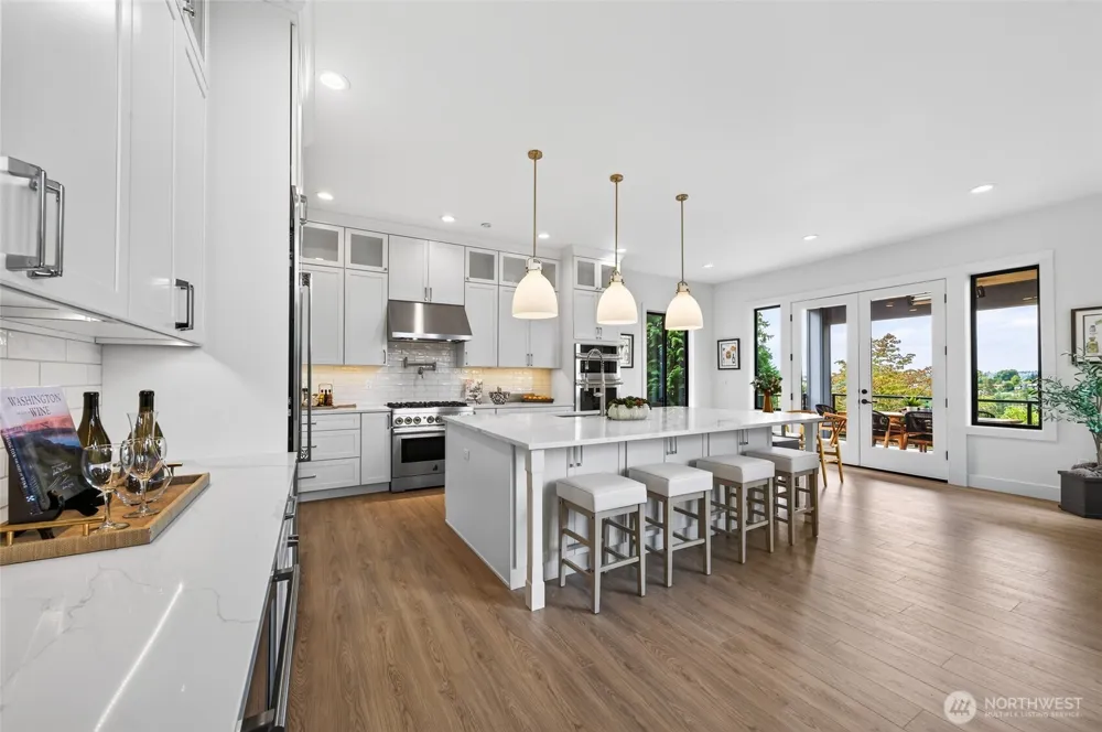 719 95th Avenue NE Bellevue, WA 98004
