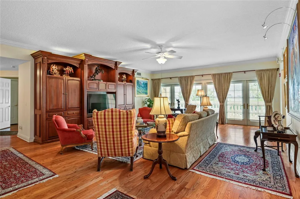 200 S INTERLACHEN AVENUE #350 Winter Park, FL 32789