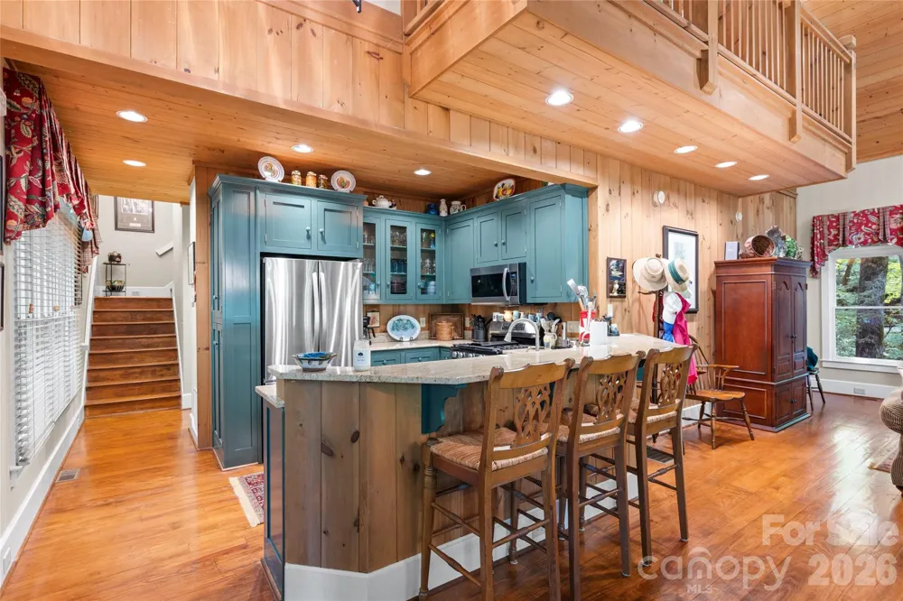 575 Seminole Way Lake Toxaway, NC 28747