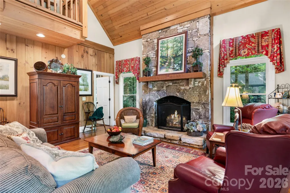 575 Seminole Way Lake Toxaway, NC 28747