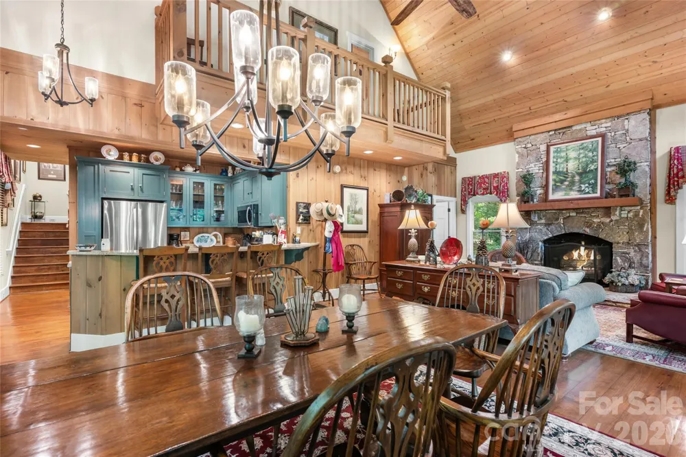 575 Seminole Way Lake Toxaway, NC 28747