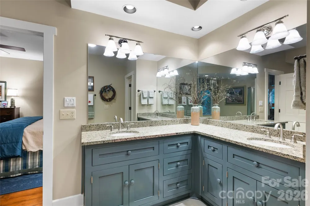 575 Seminole Way Lake Toxaway, NC 28747
