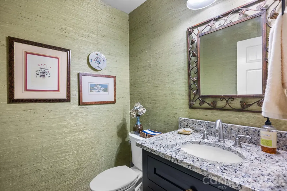 575 Seminole Way Lake Toxaway, NC 28747