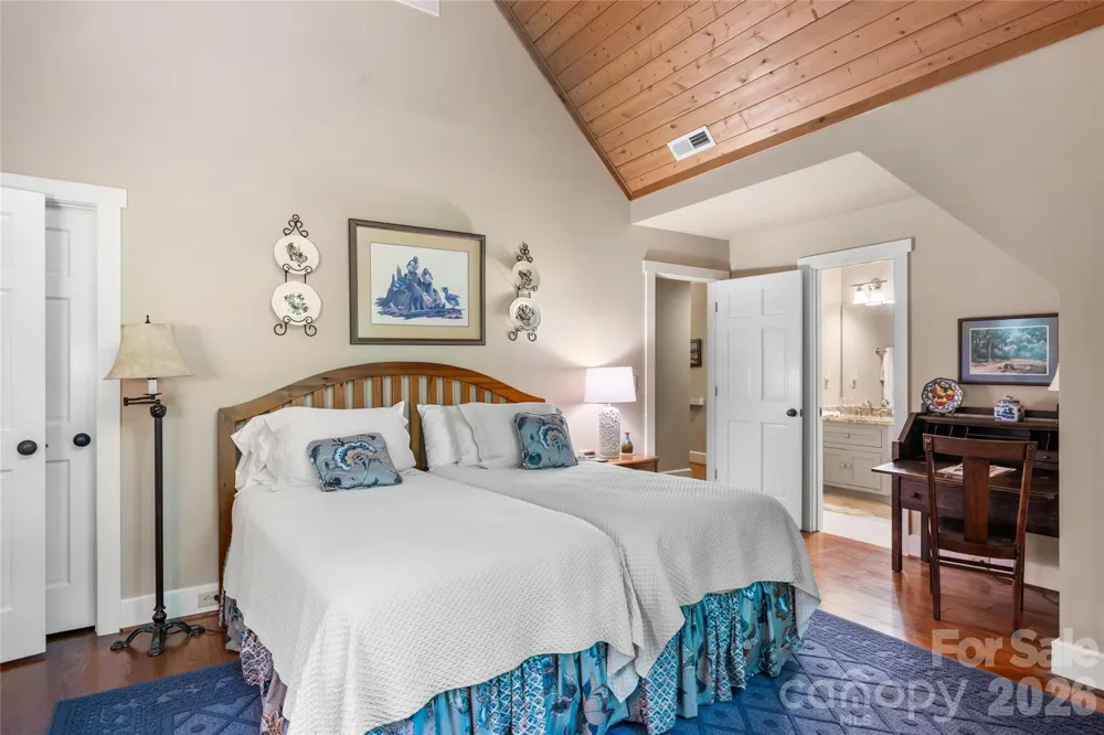 575 Seminole Way Lake Toxaway, NC 28747