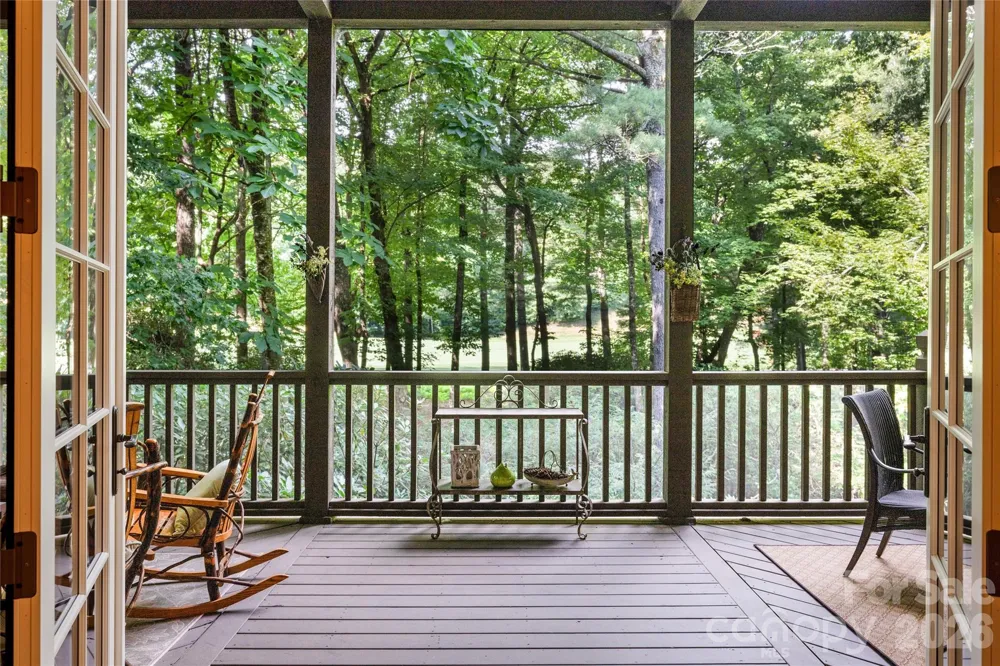 575 Seminole Way Lake Toxaway, NC 28747